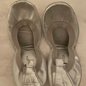 Yosi Samra Silver Foldable Leather Ballet Flats